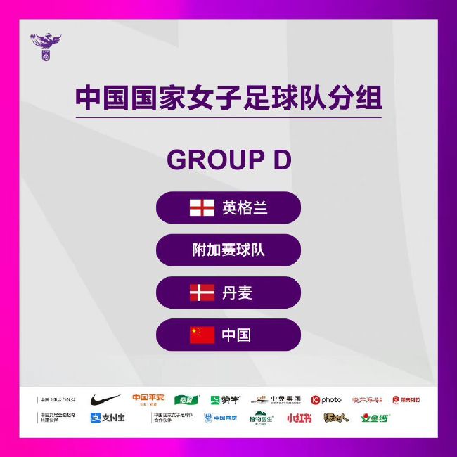 鲍素云捂着火辣辣的脸，哭了。